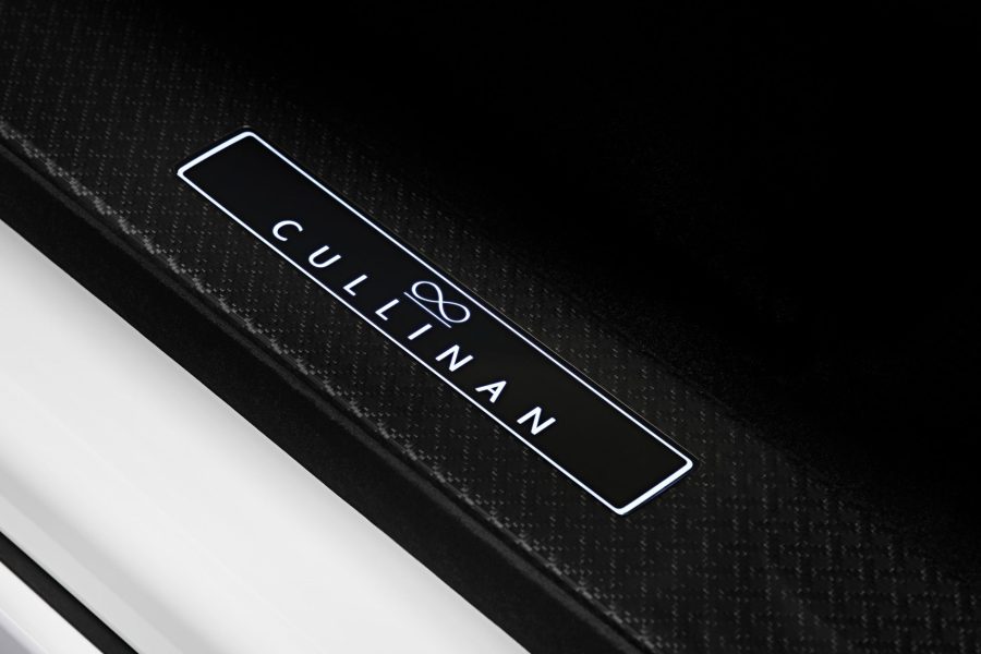 Rolls-Royce-Cullinan-11